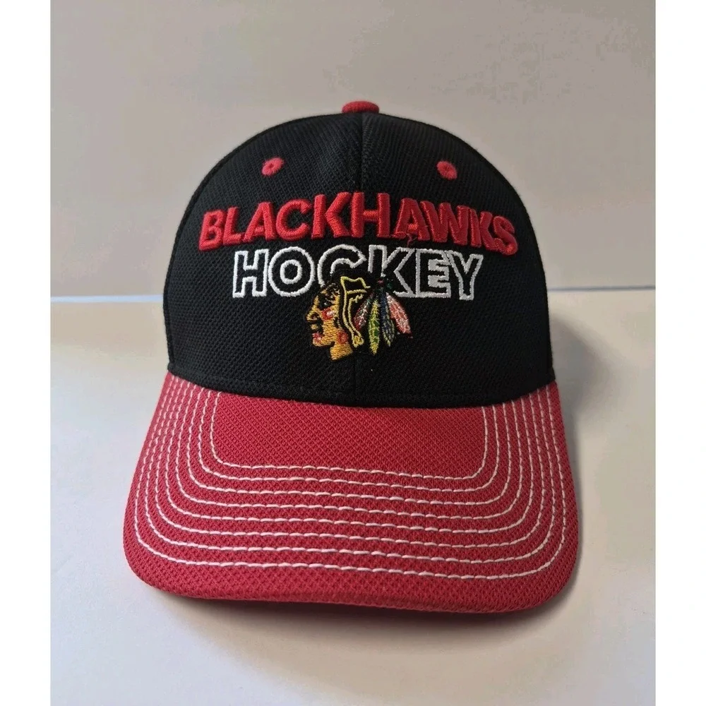 Chicago Blackhawks Adidas Mesh Flex Fitted Hat Cap Adult Size L/XL NHL Hockey
